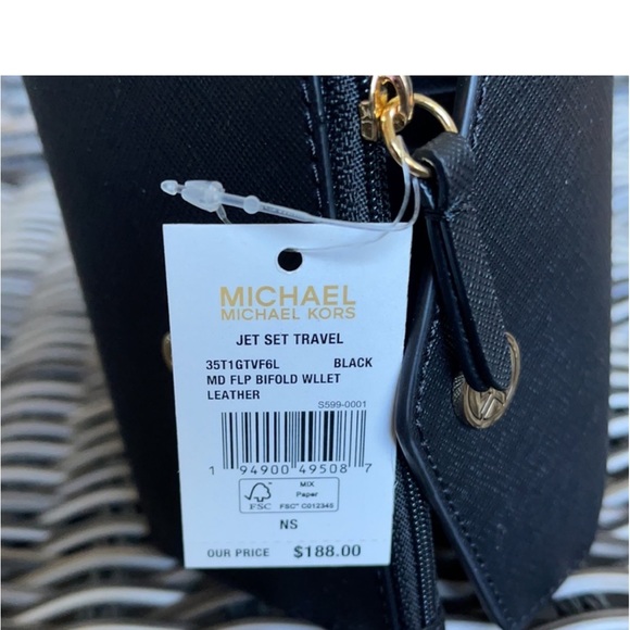 MICHAEL KORS JET SET TRAVEL MEDIUM FLAP BIFOLD WALLET BLACK - Picture 11 of 11